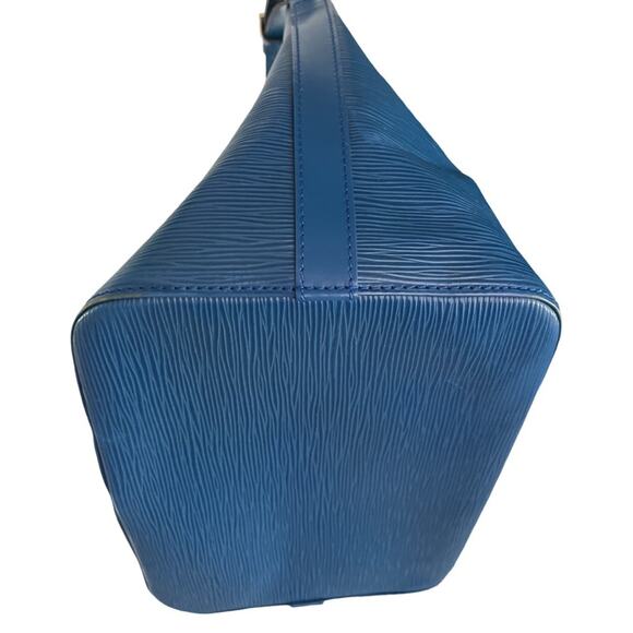 Louis Vuitton Petit Noé Blue Epi Leather Bucket Bag With Dust Bag Made in France - Picture 10 of 16